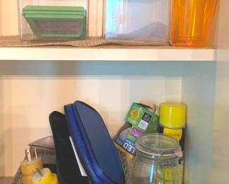 109 - Cabinet Lot (2 Shelves)
