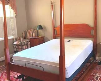 291 - Queen Poster Bed frame to include Serta Motion Essentials VI Adjustable Foundation w/ remote 82" x 64" x 82"