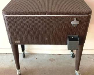 140 - Rolling Cooler Stand - 34" x 31" x 16"