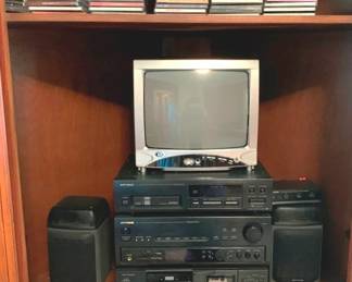 275 - Lot of Electronics & Assorted CDs You are buying a used as-is electric/electronic item. We do not guarantee all components are present, and if it is not expressly stated, it is untested.