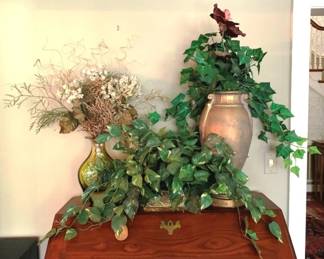 458 - Lot of 3 Flower Decorations