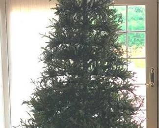 415 - Christmas Tree - 12' Tall