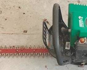 61 - Weed Eater Gas Hedge Trimmer - 22" Blade You are buying a used as-is electric/electronic item. We do not guarantee all components are present, and if it is not expressly stated, it is untested.