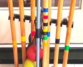 404 - Croquet Set - 32" x 20" x 12"