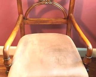 340 - Chair - 38" x 33" x 40"