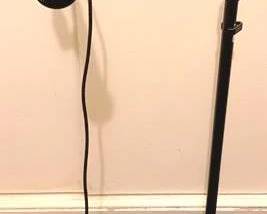 323 - Hartman Microphone & Stand - 40" Tall You are buying a used as-is electric/electronic item. We do not guarantee all components are present, and if it is not expressly stated, it is untested.