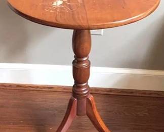 421 - Round Table - 28" x 24"