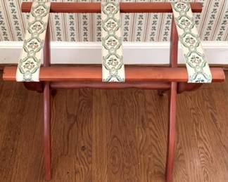 208 - Luggage Stand - 20" x 33" x 13"