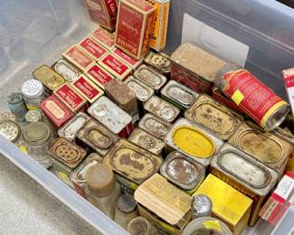 Old Spices / tins
Kitchen collectibles/decor
