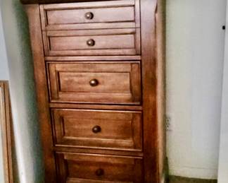 Universal furniture four drawer cedar lined