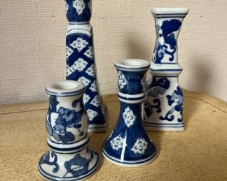 Set of 4 Sulvesyri blue/white candleholders