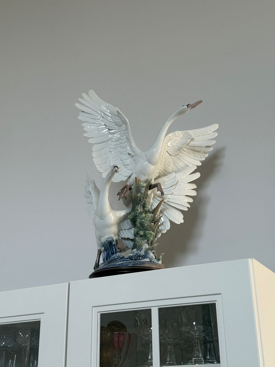 $1000 Lladro first flight. Text or call 312-998-1677 to purchase / more info.