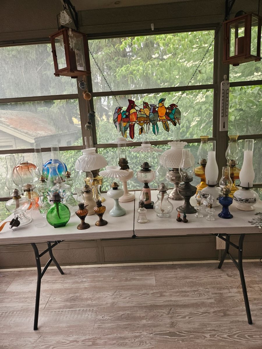Asst oil lamps