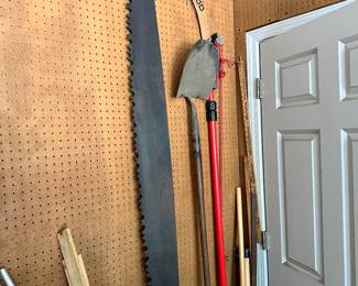 Logging saw