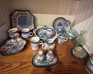 Polish pottery