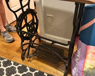 Sewing machine table