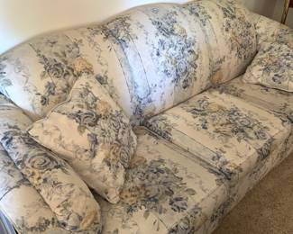 Excellent quality granny chic sofa, great condition.