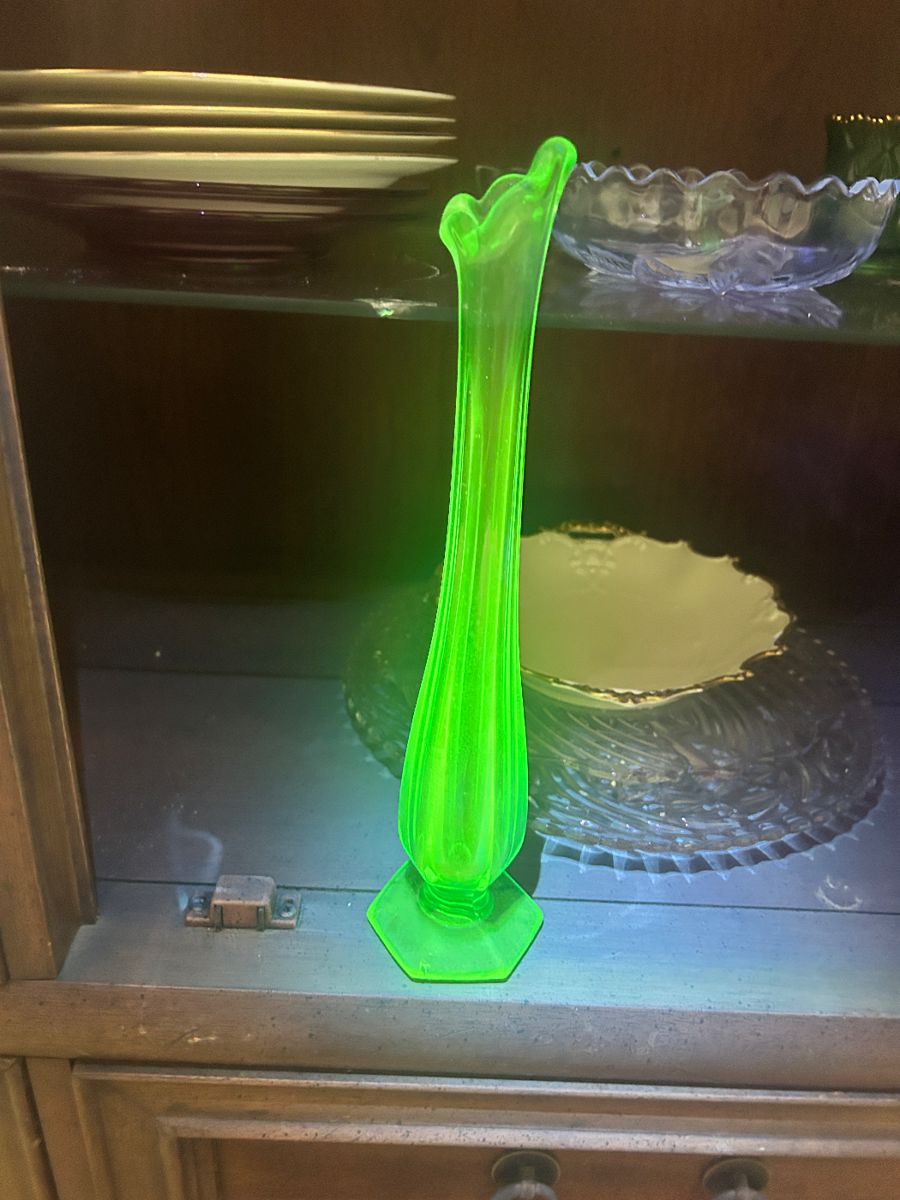 Uranium Swung Vase