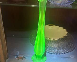 Uranium Swung Vase