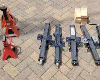 Jack stands and Stablizer Jacks