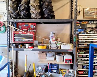 Giant 10 tall foot shop shelving