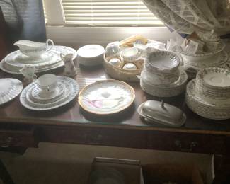 Large chapel hill set