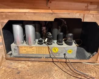 Back view of Vintage American Bosch Tube Radio - Model 620