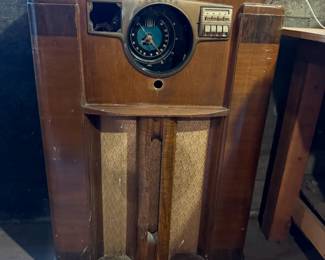 Zenith Console Tube Radio for Parts or Restoration