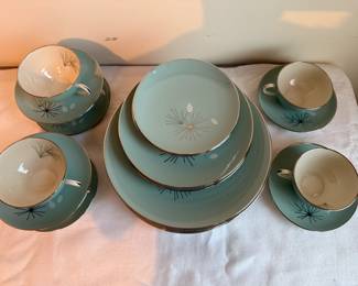 Franciscan Silver Pine ( a set to add to an existing set.) Excellent Condition. MCM Style. (7 plates, 4 Salad/Luncheon Plate, 3 Bread and Butter Plates, 6 Cup and Saucers).