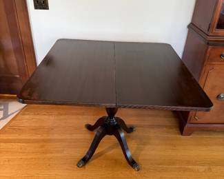 Pedestal Game Table 29in T (open/extended 36in x 36in)