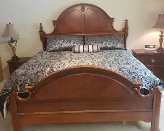 King bed w Sealy hybrid mattress