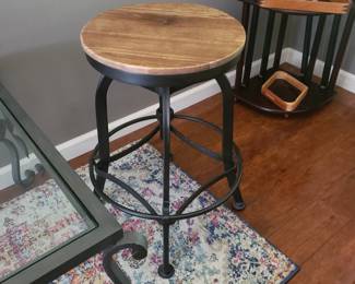 2 adjustable stools