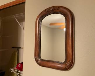 VINTAGE MIRROR