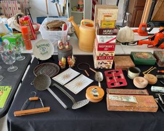 VINTAGE COLLECTIBLES