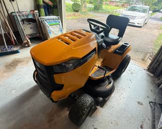 $1300 OBO Cub Cadet XT1 Enduro Series 42" , 126.70 hours 