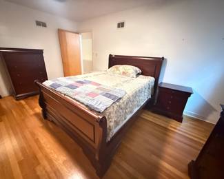 $1000 OBO 4 piece matching bedroom set 