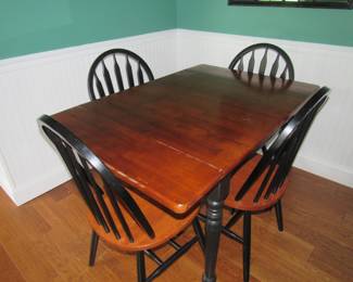 Kitchen table with 4 chairs