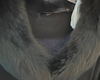 Fur collar sweater
