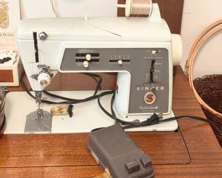 Vintage 1960’s Singer Sewing Machine 404 and table
