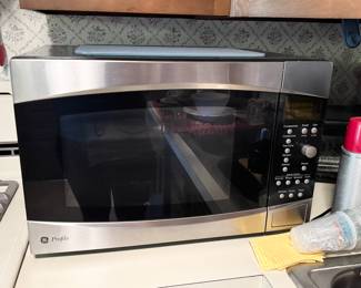GE Profile™ Series 1.5 Cu. Ft. Countertop Convection/Microwave Oven
Model #:PEB1590SMSS