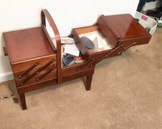 Strømmen Bruk Hamar Mid-Century Norwegian Wooden Accordion Sewing Box