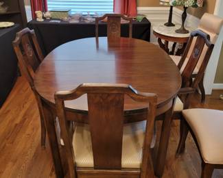 Bernhardt dining table, chairs, leaf and pads