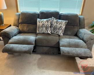 HOMESTRETCH Recliner Sofa