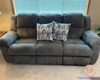 HOMESTRETCH Recliner Sofa