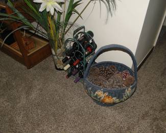 Baskets, pinecones and more
