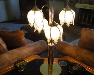 It actually lights up three ways, this is way three