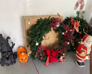 Large wreaths some are new in box.