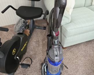 Upright Bagless Vacuum
