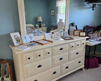 Dresser w Mirror