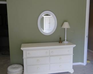 The furniture with the mono-chromatic tones, are simply outstanding